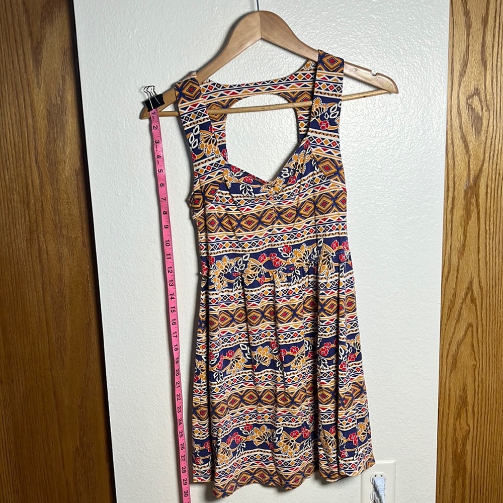 Patterned dress with cutout back